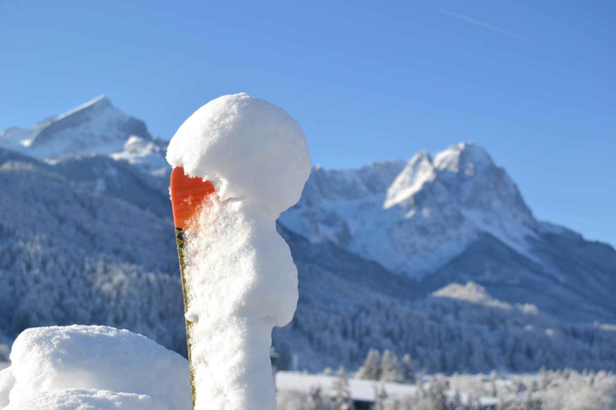 Hotel Vier Jahreszeiten Garmisch-Partenkirchen Bagian luar foto