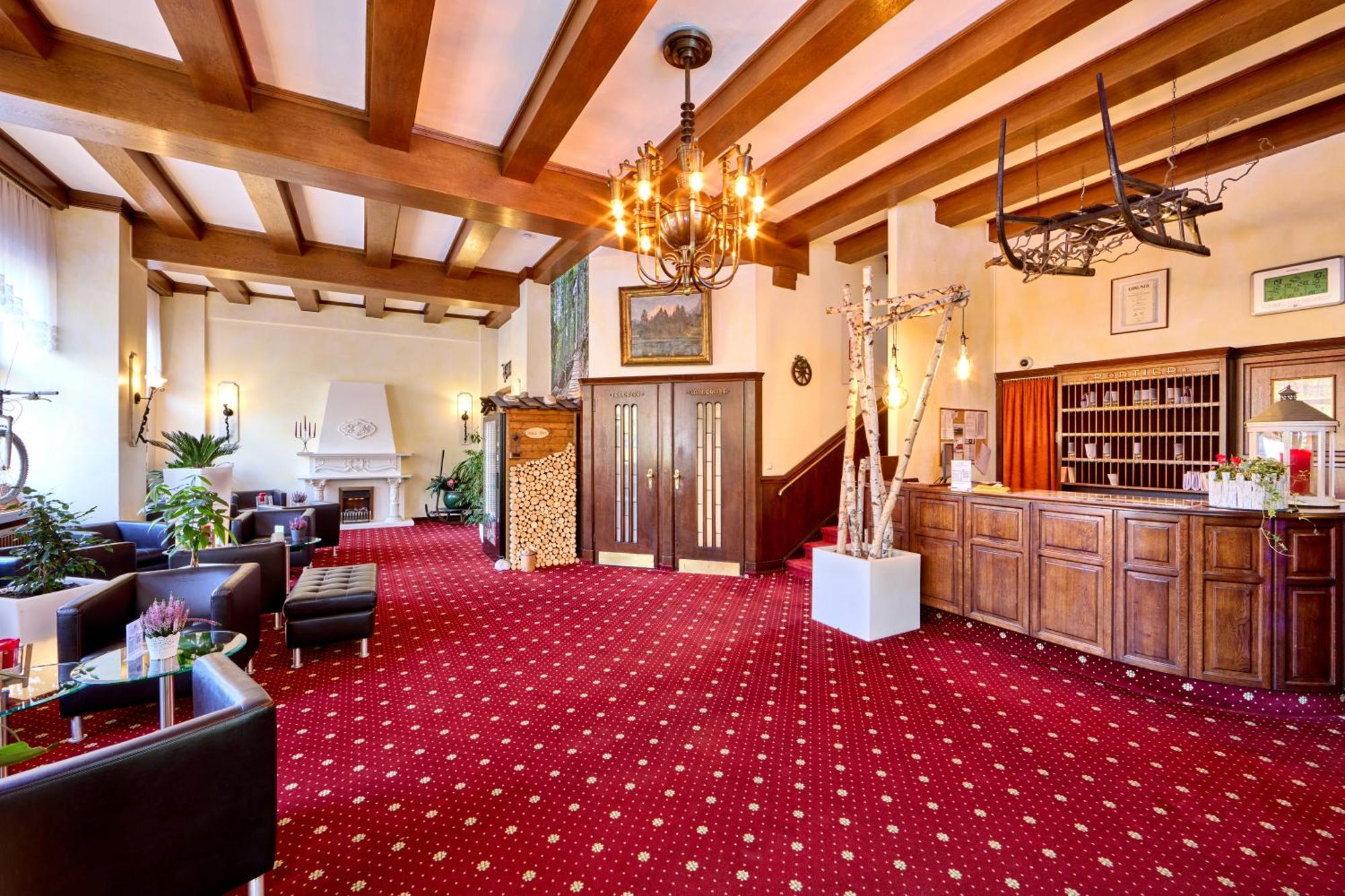 Hotel Vier Jahreszeiten Garmisch-Partenkirchen Bagian luar foto