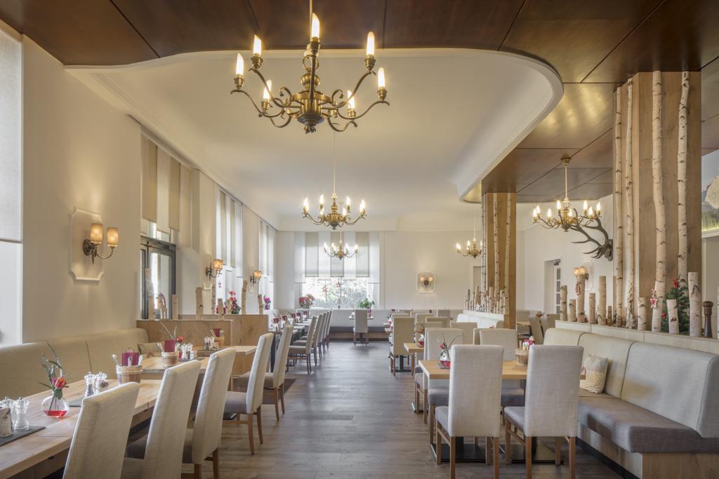 Hotel Vier Jahreszeiten Garmisch-Partenkirchen Bagian luar foto